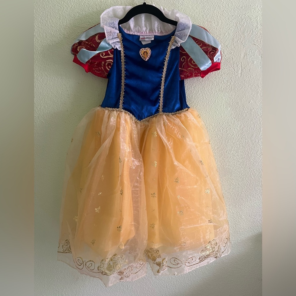 Vintage Snow White Princess dress from the parks Size 6-6x